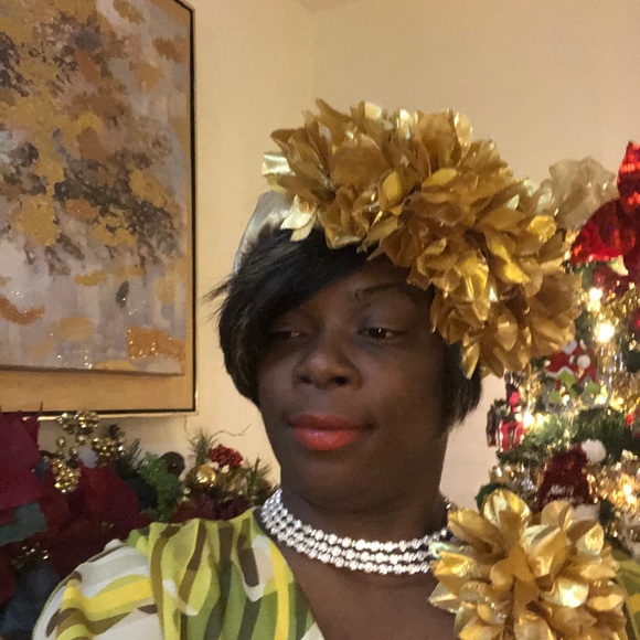 Gold headband and flower. main image 7